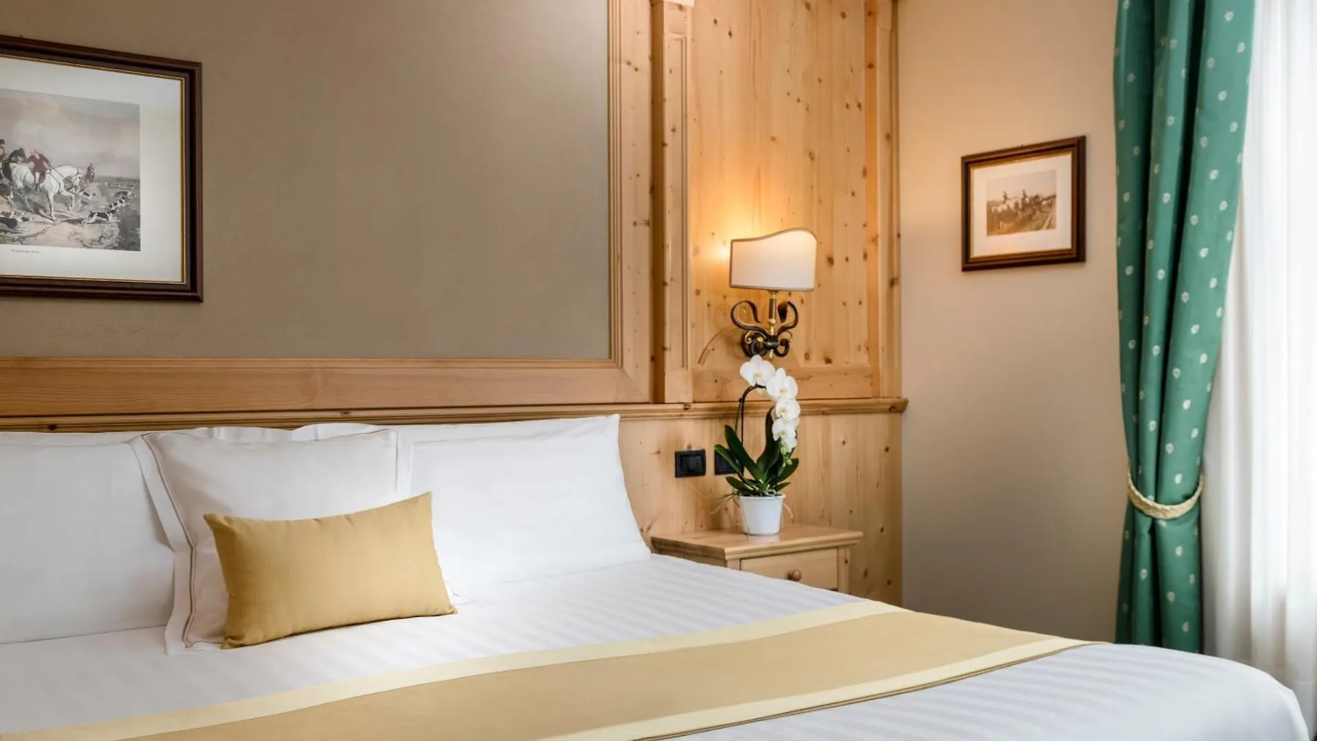 Hotel Cristallo ボルミオ 4*,